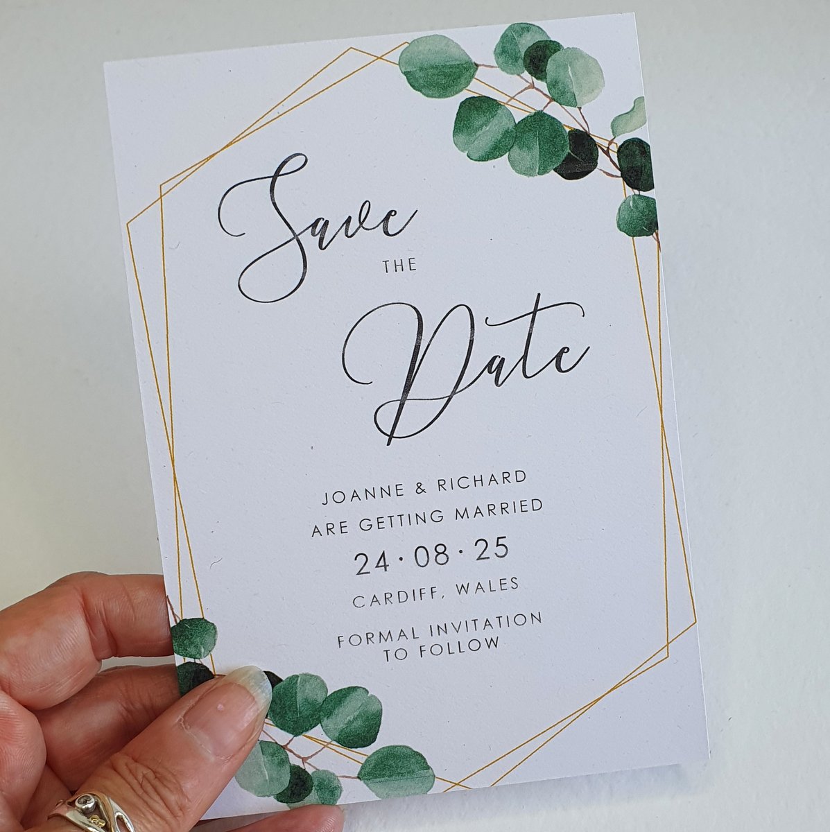 Wedding invitations and save the date: 9 mistakes to avoid